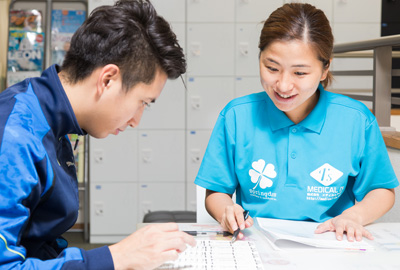 写真：カウンセリングで個別プログラム作成